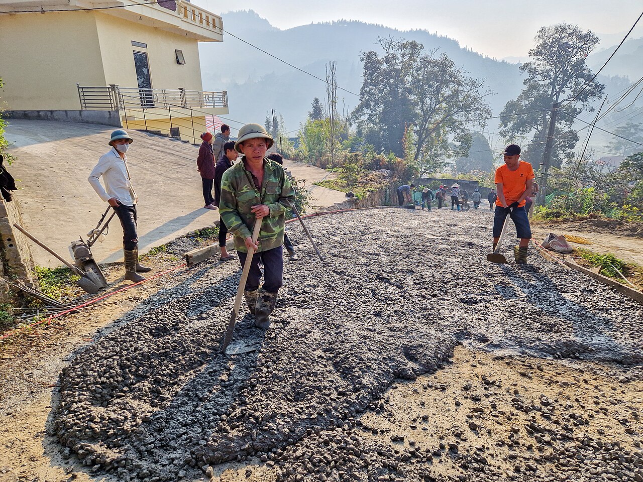 Pa Kha - roadworks