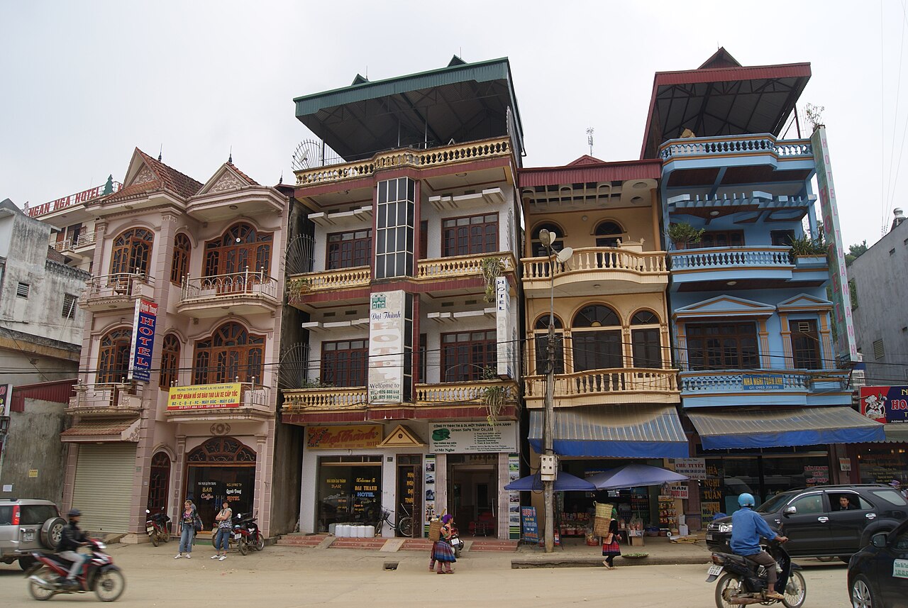 Buildings in the centre of Bắc Hà, Vietnam - 20131027