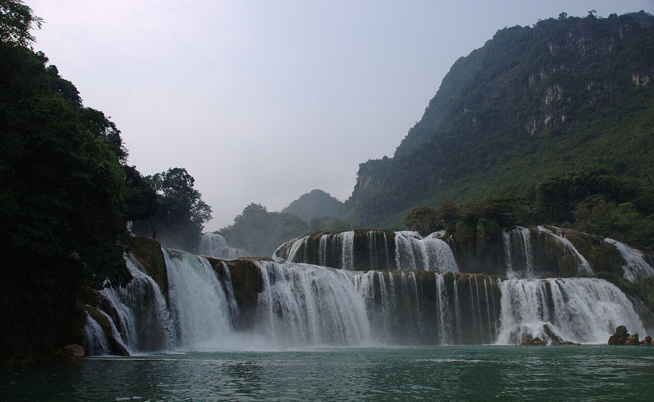 Ban Gioc waterfalls 0