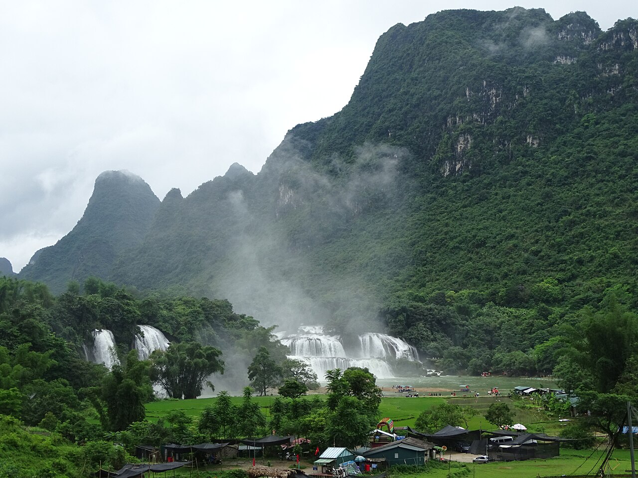 Ban Gioc Waterfall - Trung Kanh District - Cao Bang Province - Vietnam - 01 (48119813303)