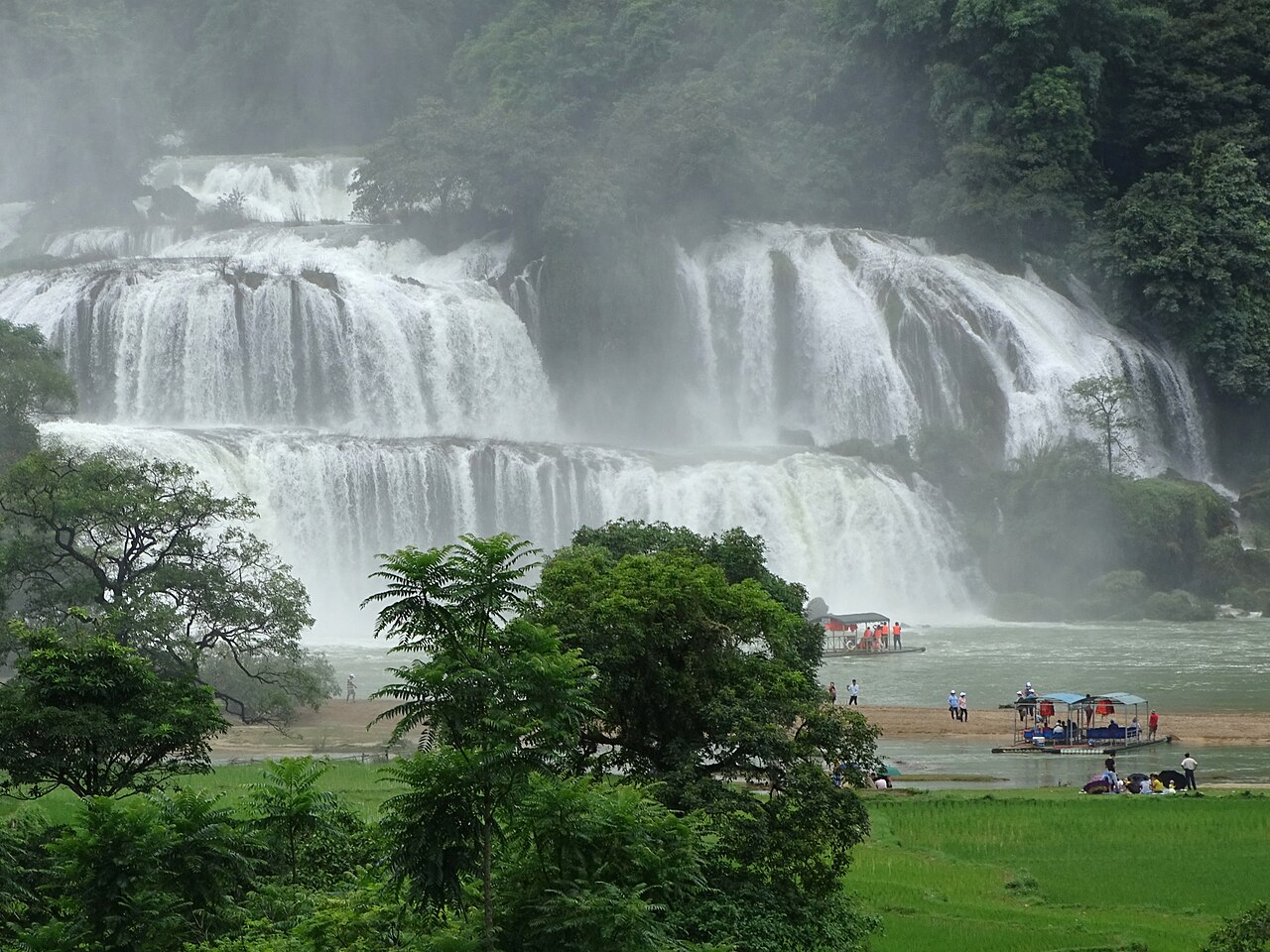 Ban Gioc Waterfall - Trung Kanh District - Cao Bang Province - Vietnam - 02 (48119872597)