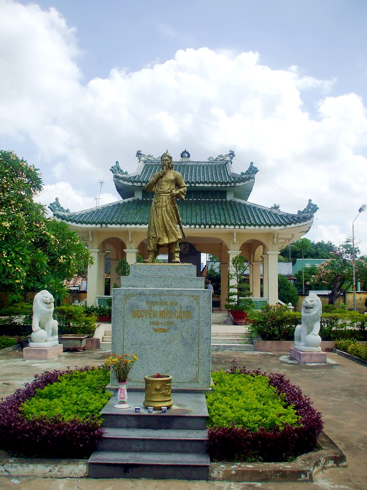 Đền thờ Nguyễn Hữu Cảnh tại Cù lao Phố