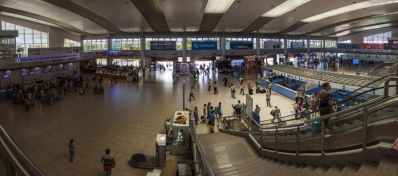 Cam-Ranh-International-Airport inside