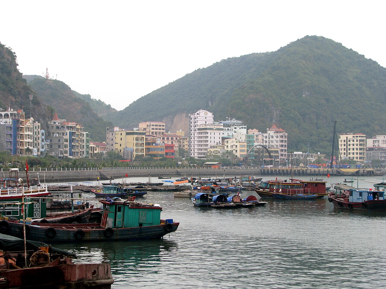 Vietnam 08 - 28 - Cat Ba Island (3170461046)