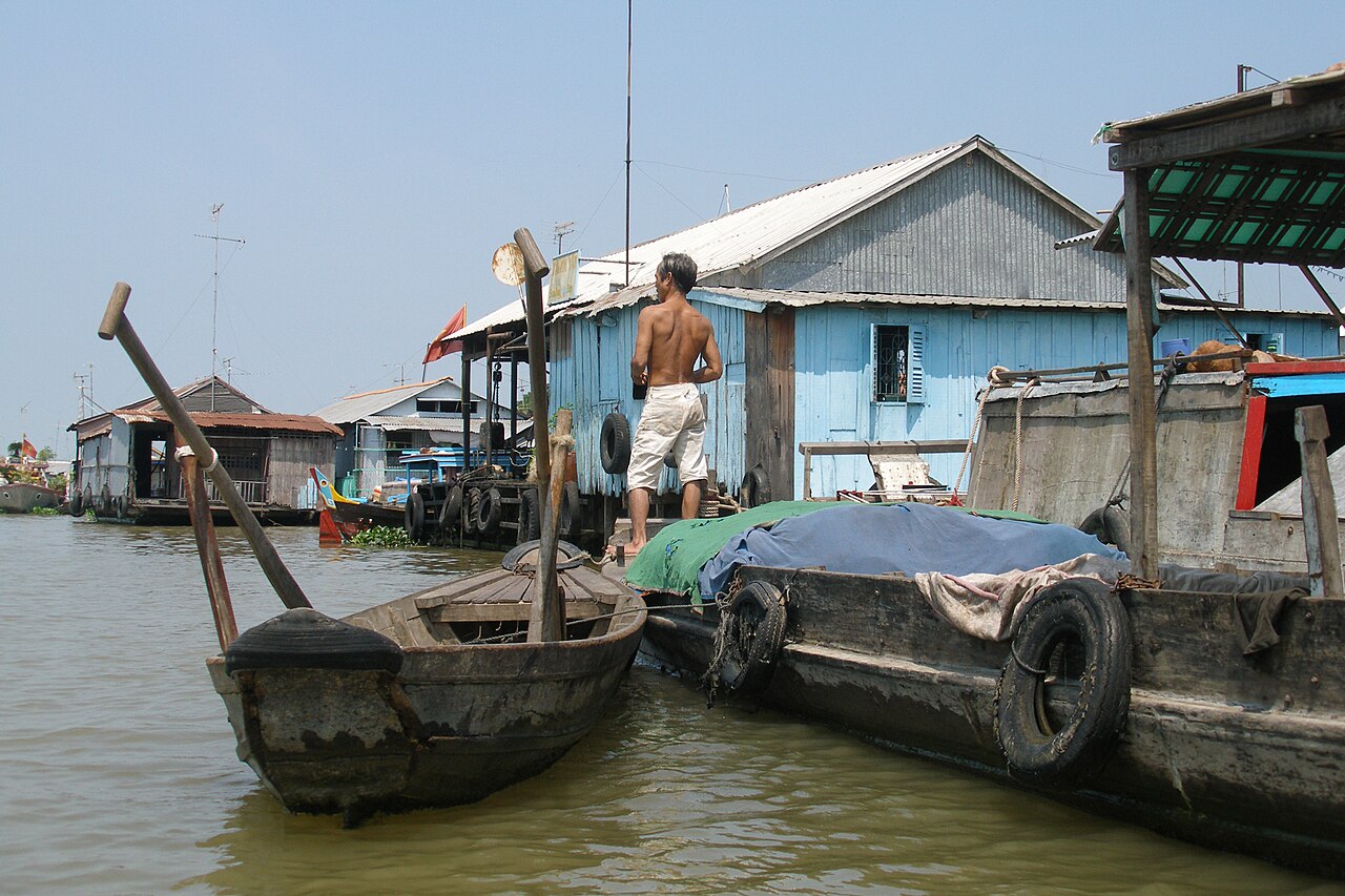 Vietnam, Chau Doc, Houses on Bassac River