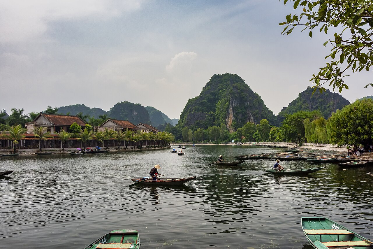 Tam Coc, Nth Vietnam (49994898476)