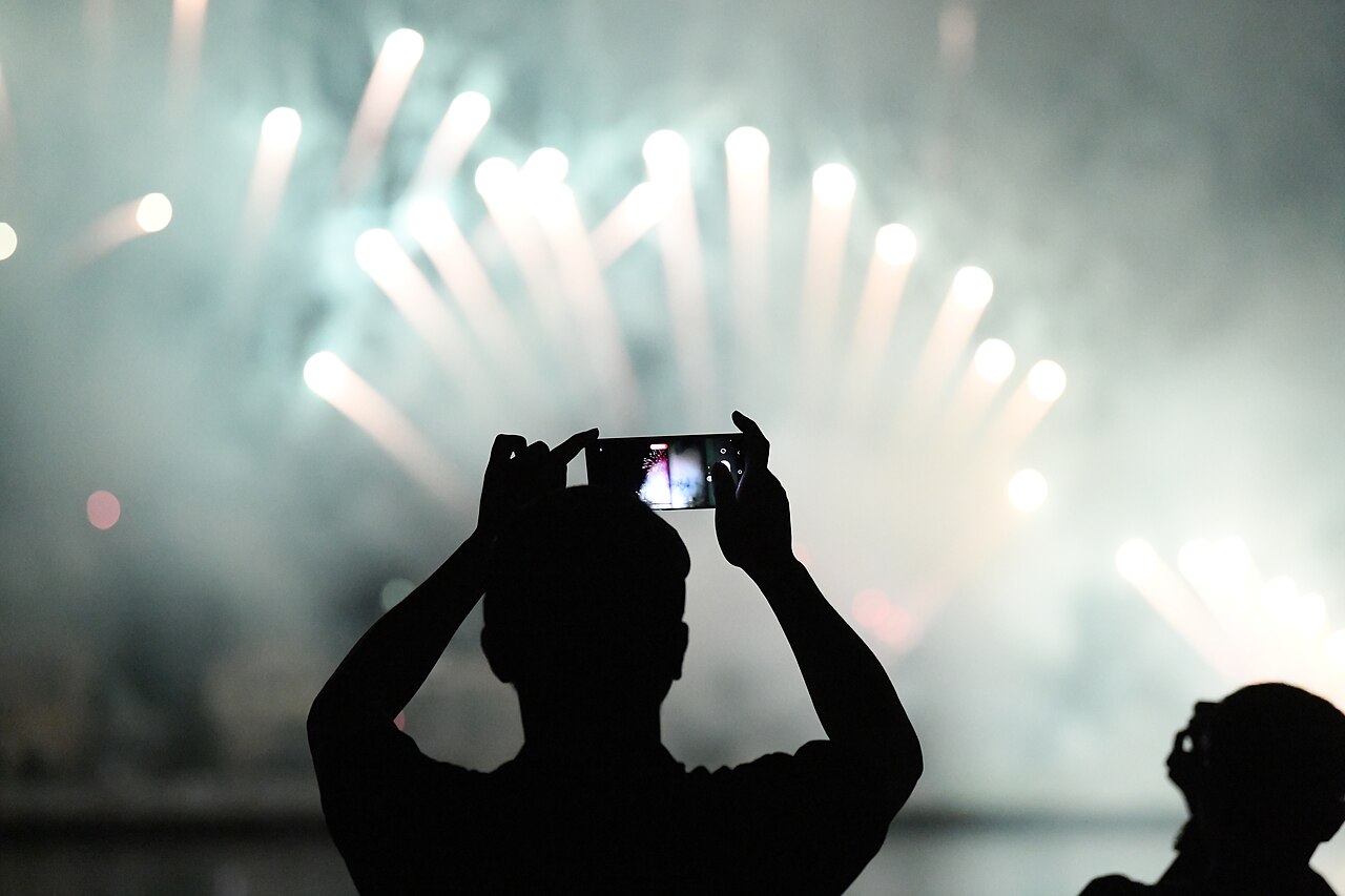 Audience impressed by Danang International Firework Festival
