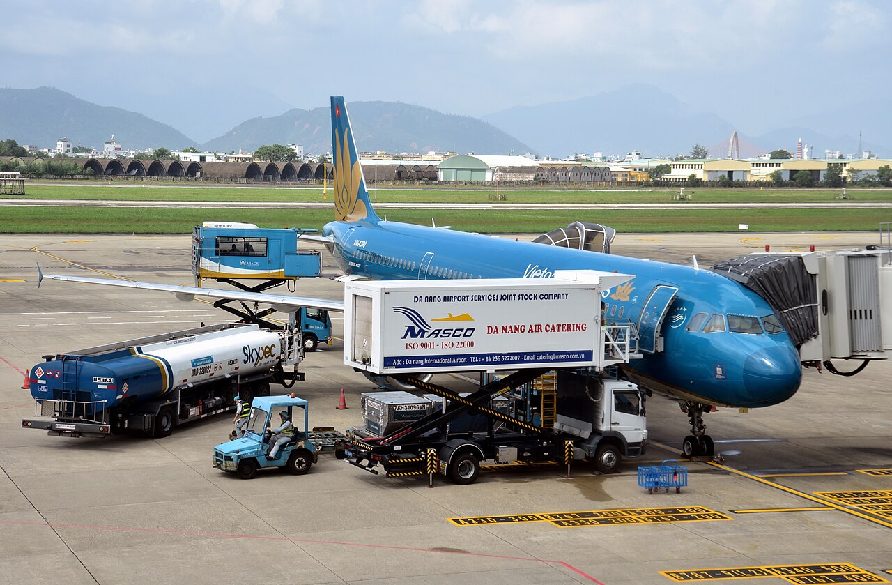 Vietnam Airlines Airbus A321 VN-A390 Da Nang 2023 (01)