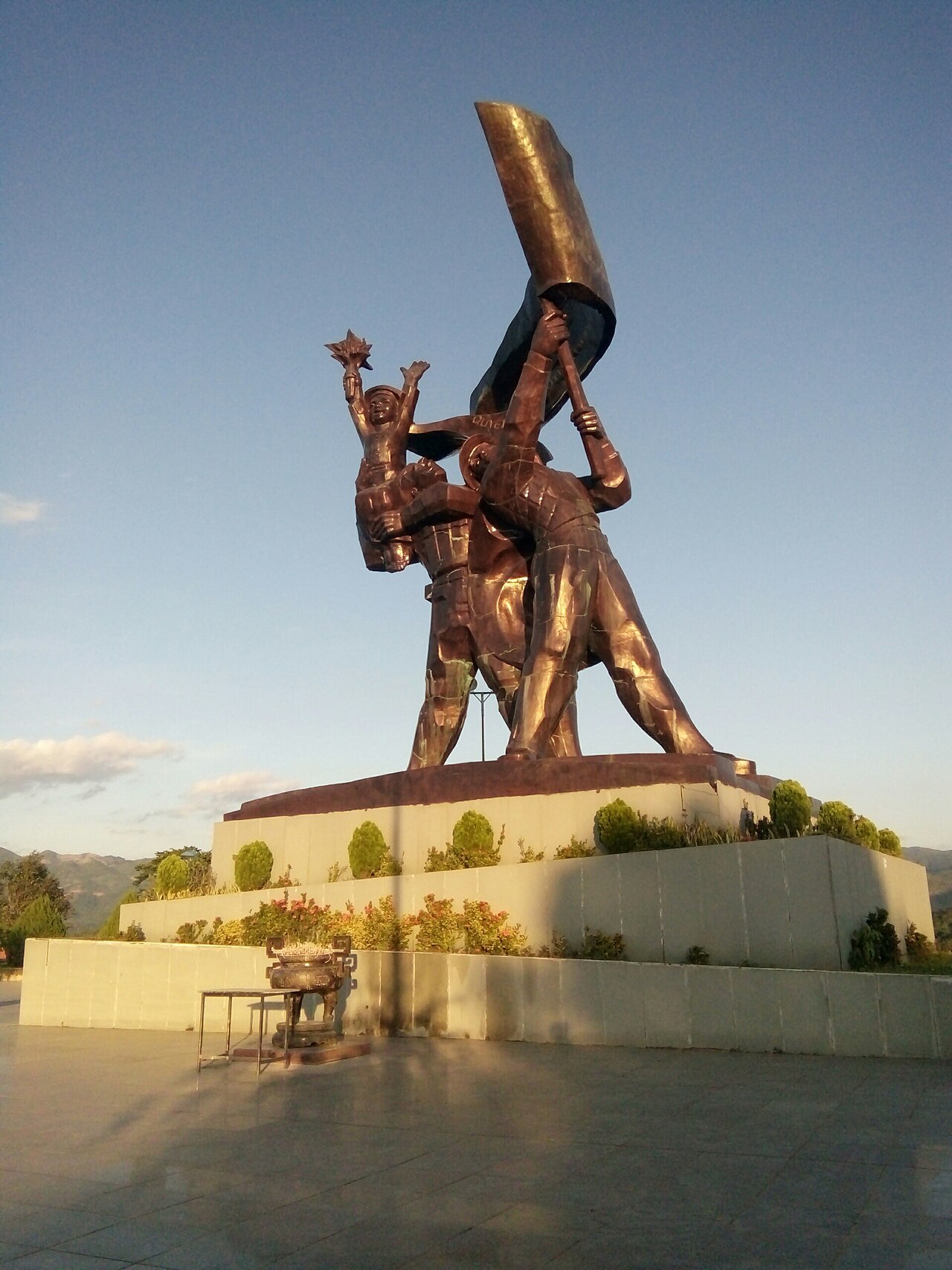 The Victory Monument of Dien Bien Phu (front) v2