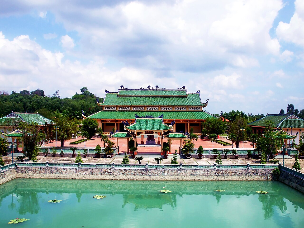 Nhà thờ chính Văn miếu Trấn Biên