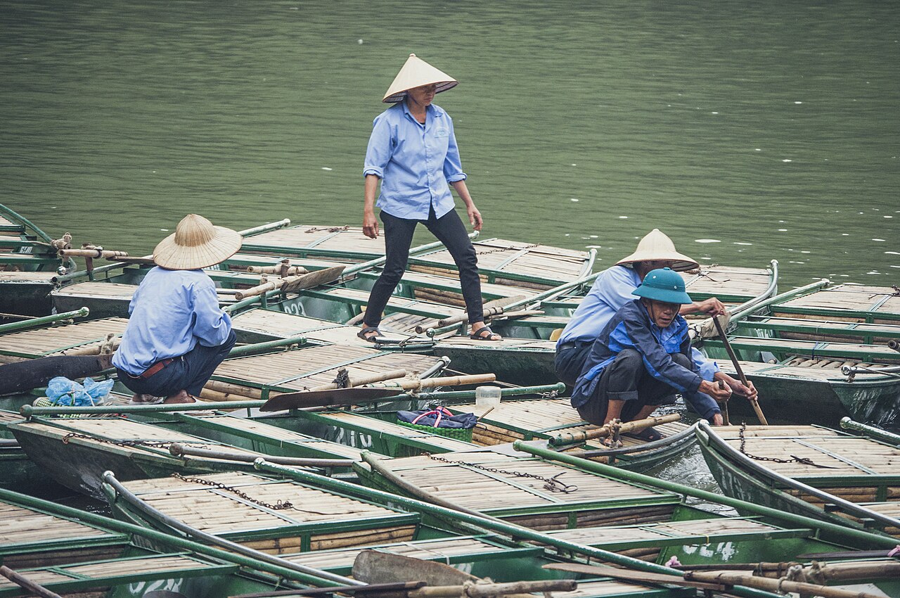 Vietnam fishermen (Unsplash)