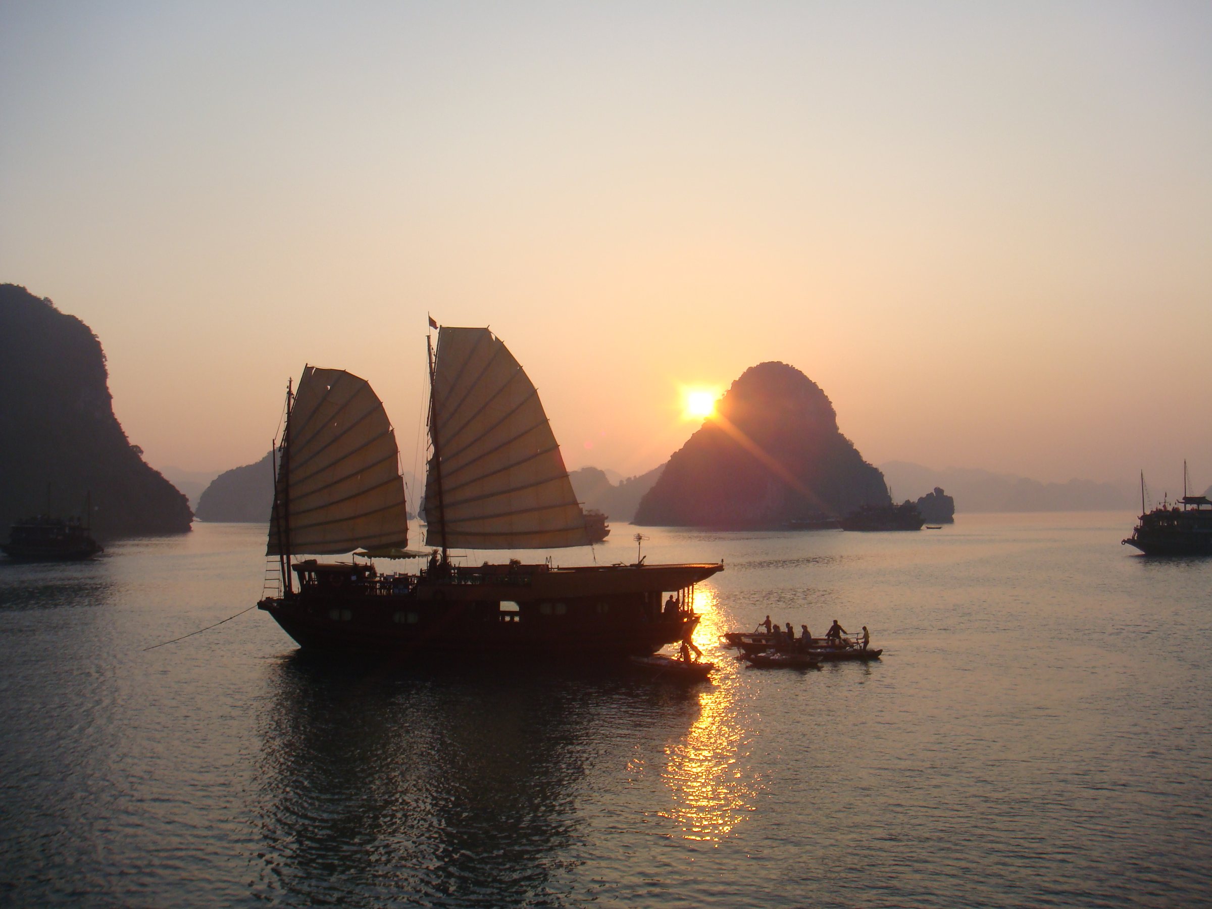 Ha Long Bay, sunset