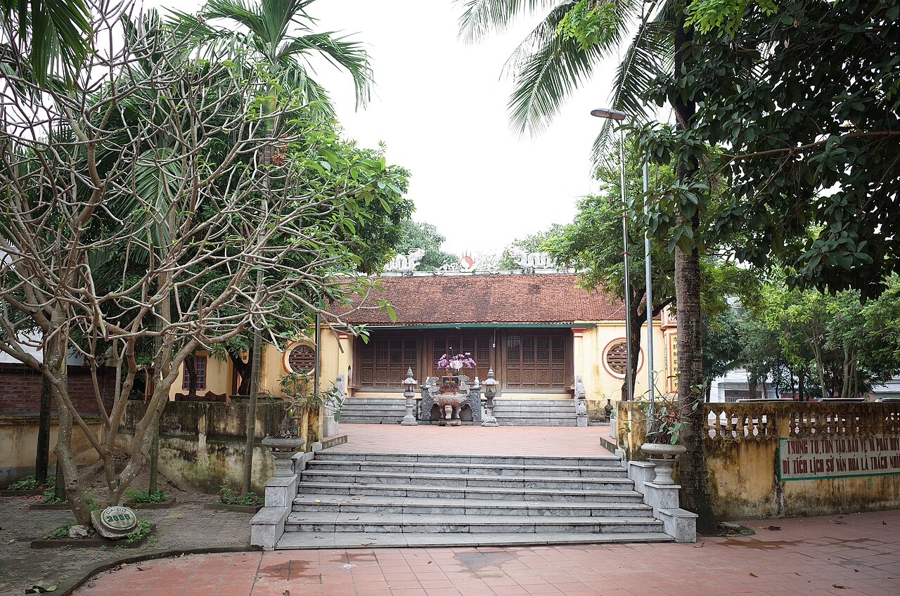 Nghè Nhội nhìn từ xa, đường Trường Chinh, thành phố Hải Dương, tỉnh Hải Dương