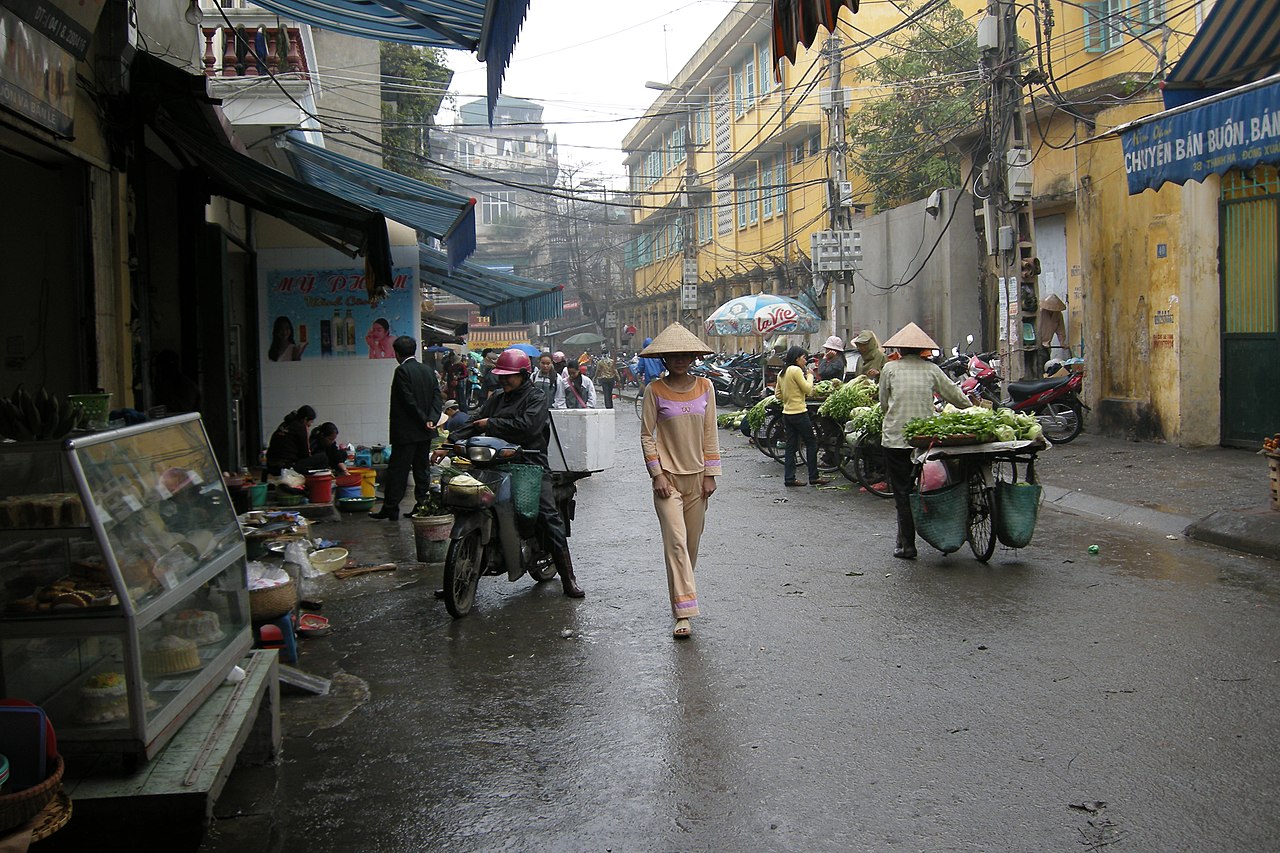 Vietnam, Hanoi, Life on the streets of central Hanoi