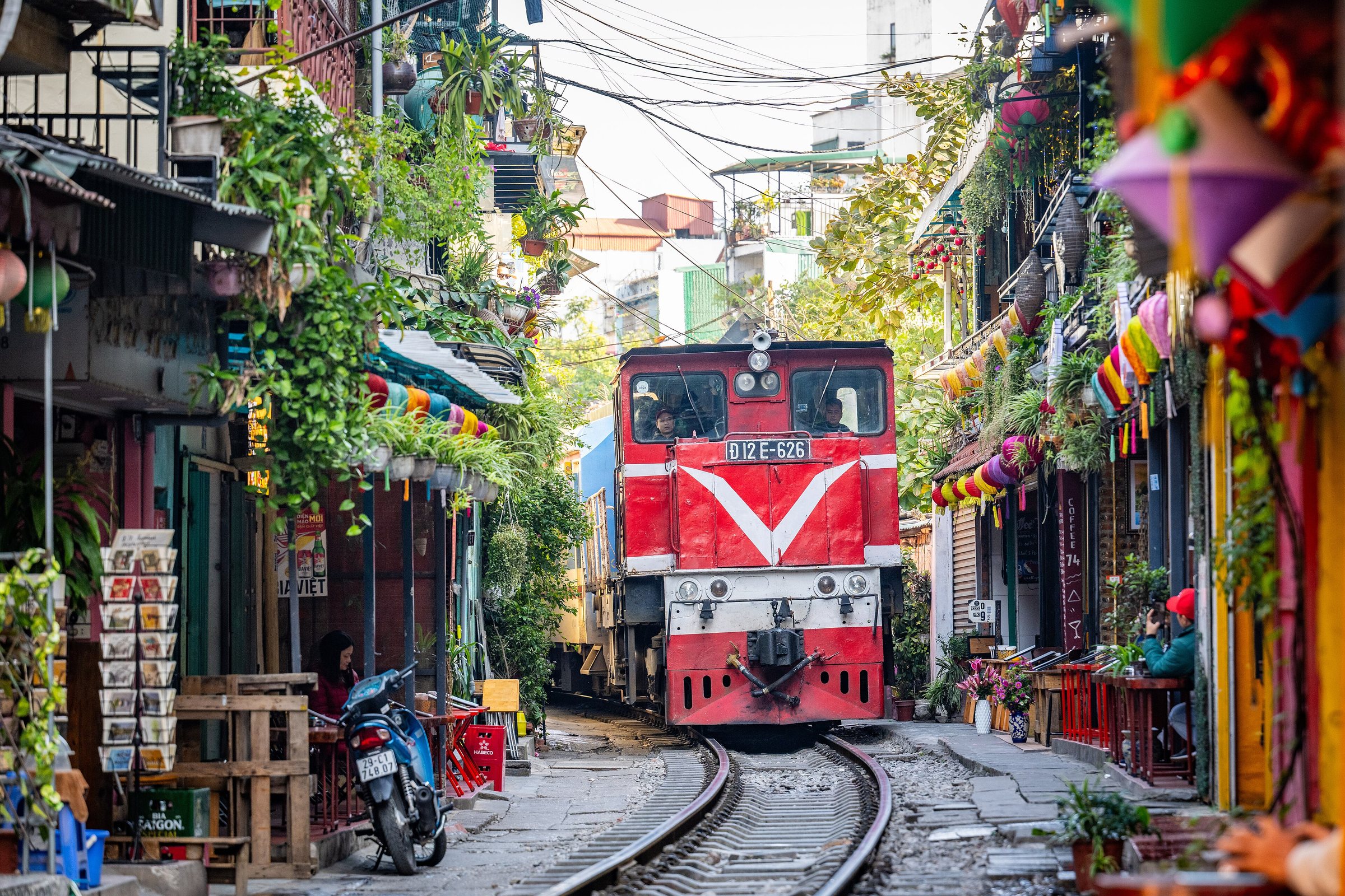 Hanoi Train Street (20231225b) (53489076293)