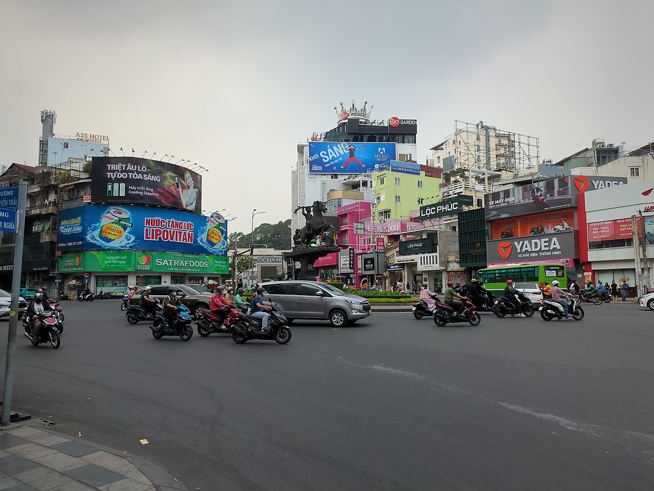 Phù Đổng Roundabout 2