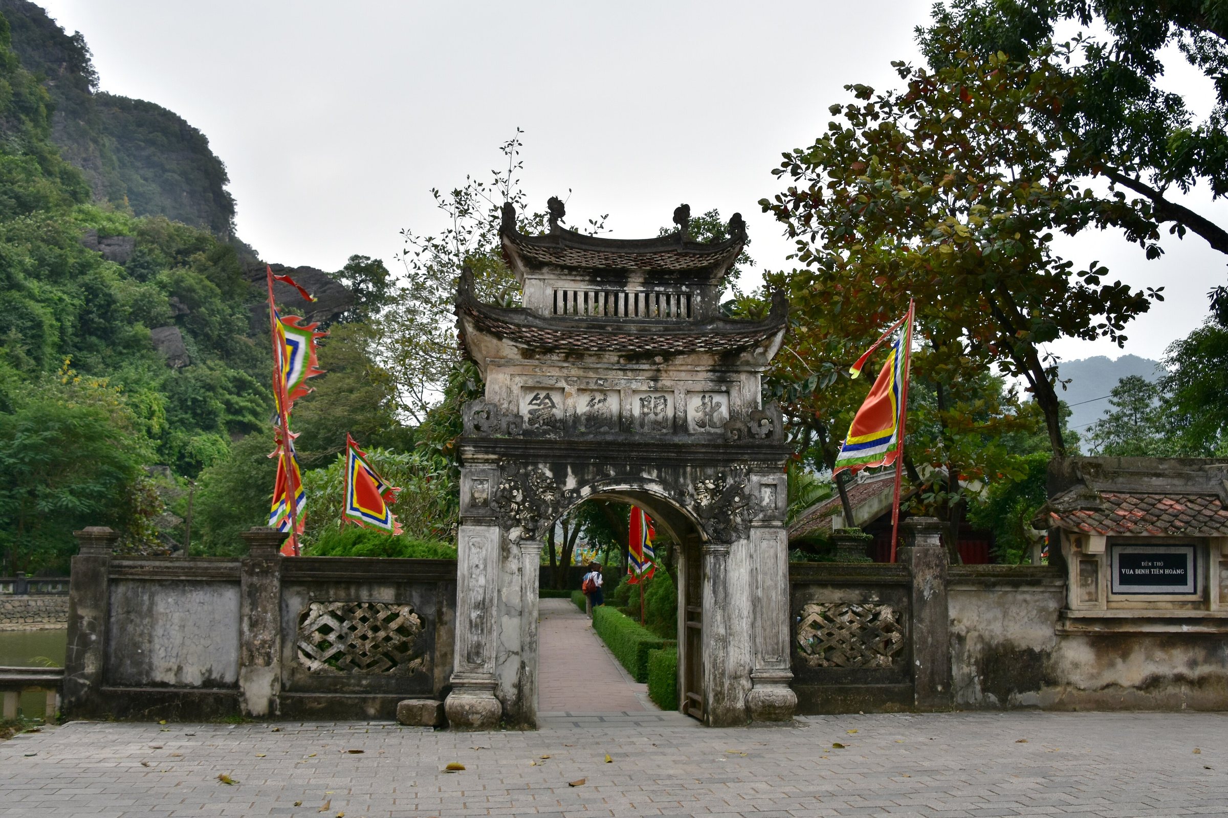 Ancient capital of Hoa Lu, 10th century (1) (38445751276)