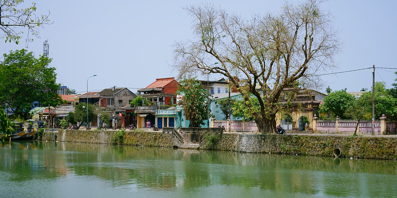 Across Đông Ba river, Huế (27112858137)