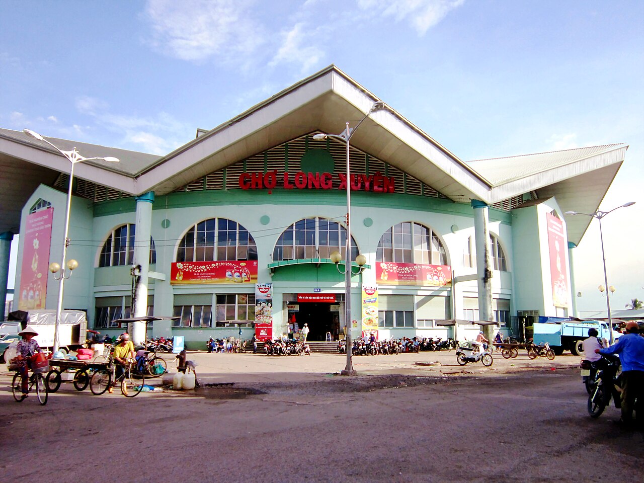 Chợ thành phố Long Xuyên