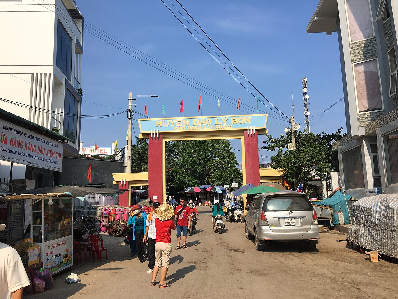 Cổng chào trên Huyện Đảo Lý Sơn - Quảng Ngãi