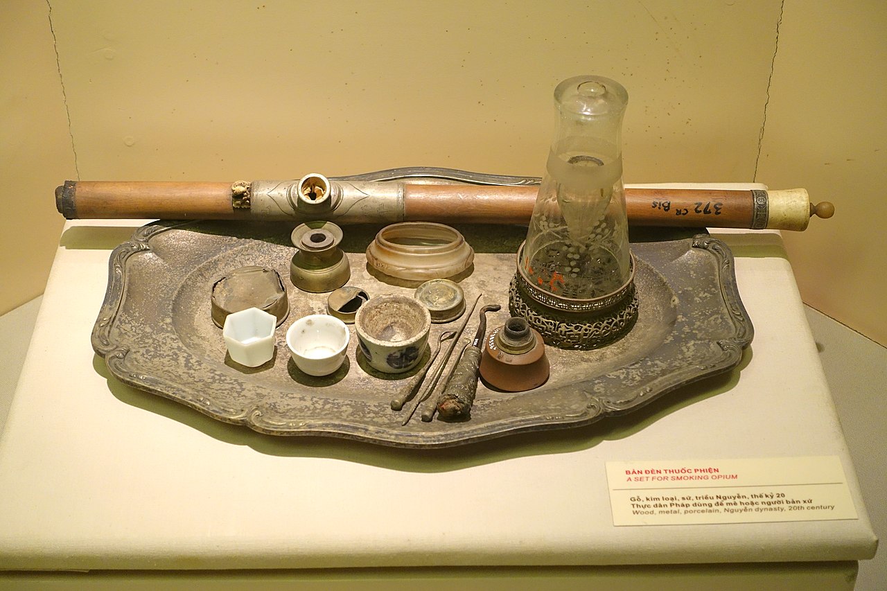 A set for smoking opium, Nguyen dynasty, 20th century, wood, metal, porcelain - National Museum of Vietnamese History - Hanoi, Vietnam -…