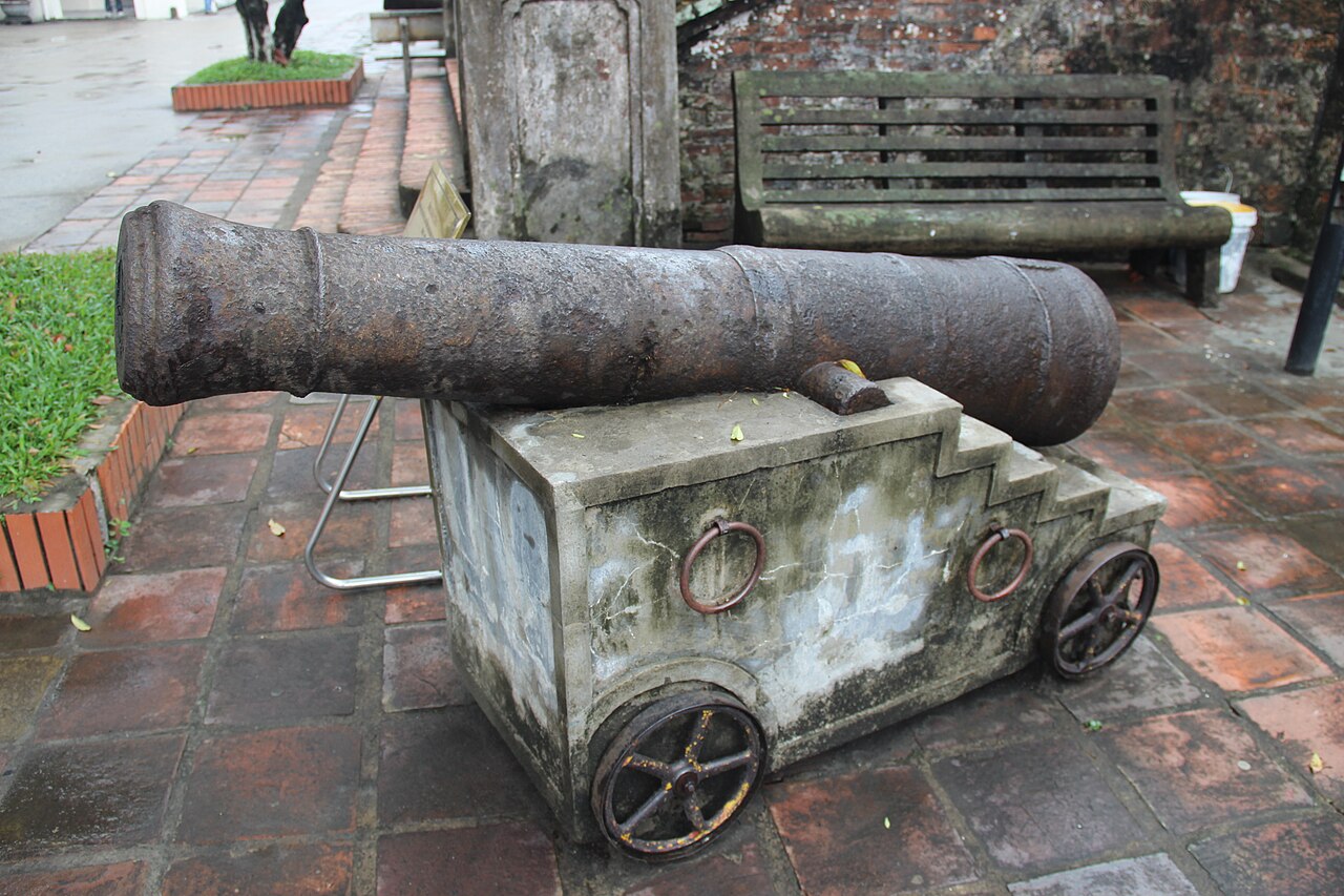 Nguyen Dynasty Iron Cannon, 19th Century (9735304614)
