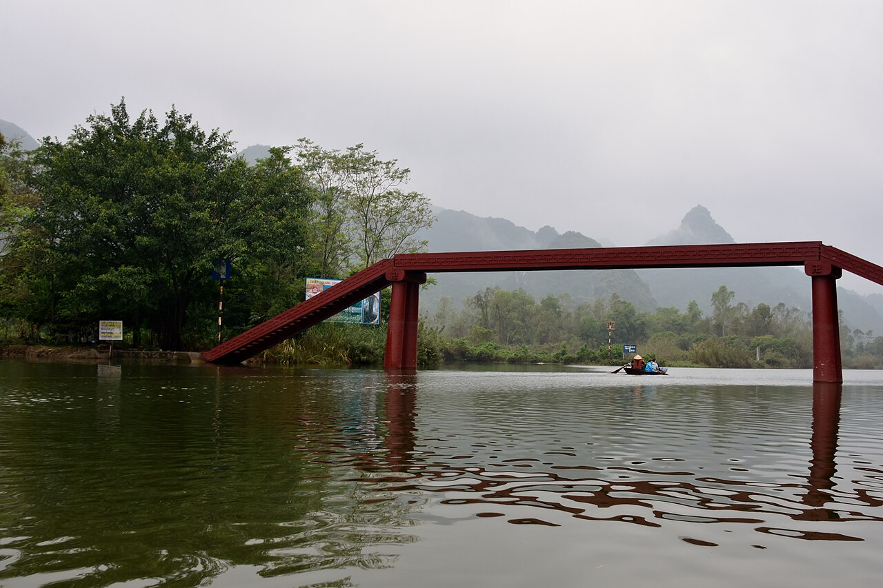 River journey to the Perfume Pagoda, Vietnam (12) (38463507856)