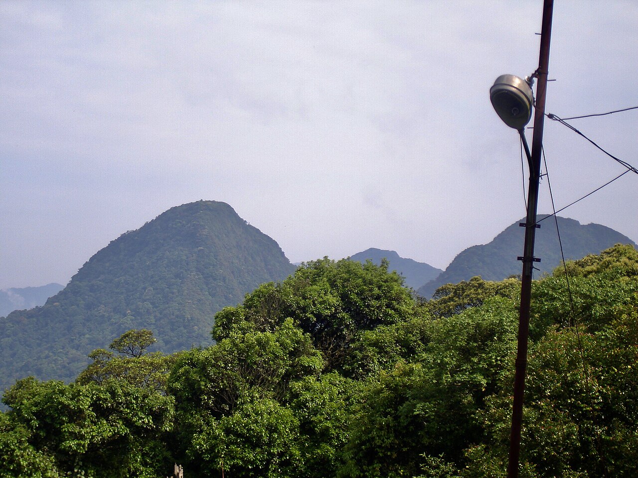 Ba dinh nui Tam Dao