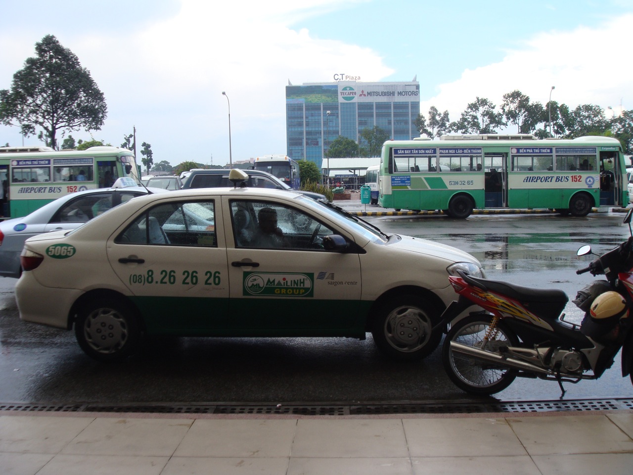 Mai Linh Taxi at Tan Son Nhat