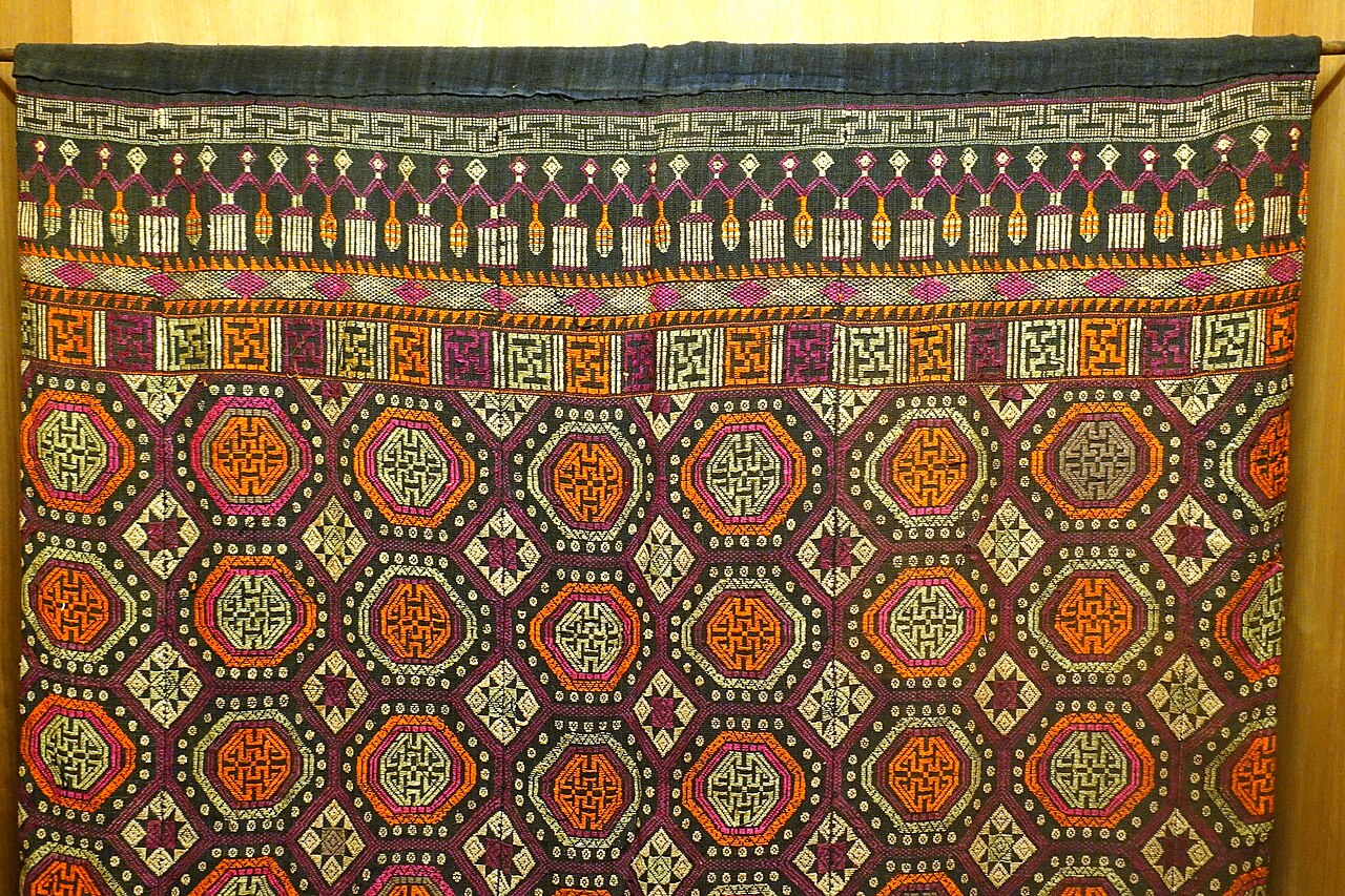Brocade screen, Tay - Vietnam Museum of Ethnology - Hanoi, Vietnam - DSC02822