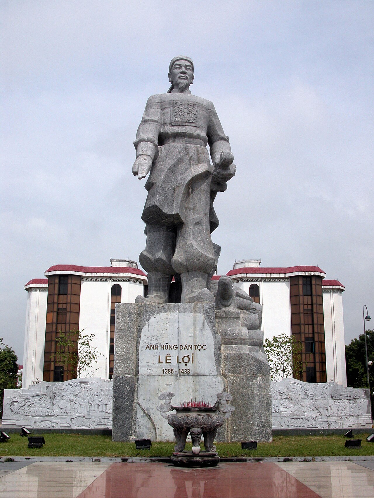 Le Loi statue