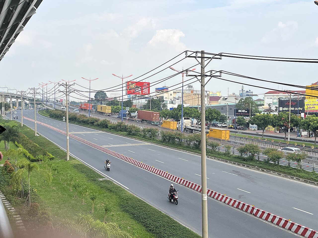 11-01-2025 Line 1 Ho Chi Minh City metro for Ben Thanh Station 1